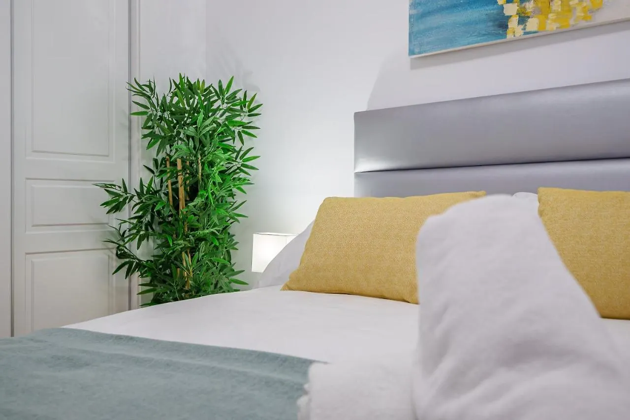 Malaga Cultural Experience Apartment